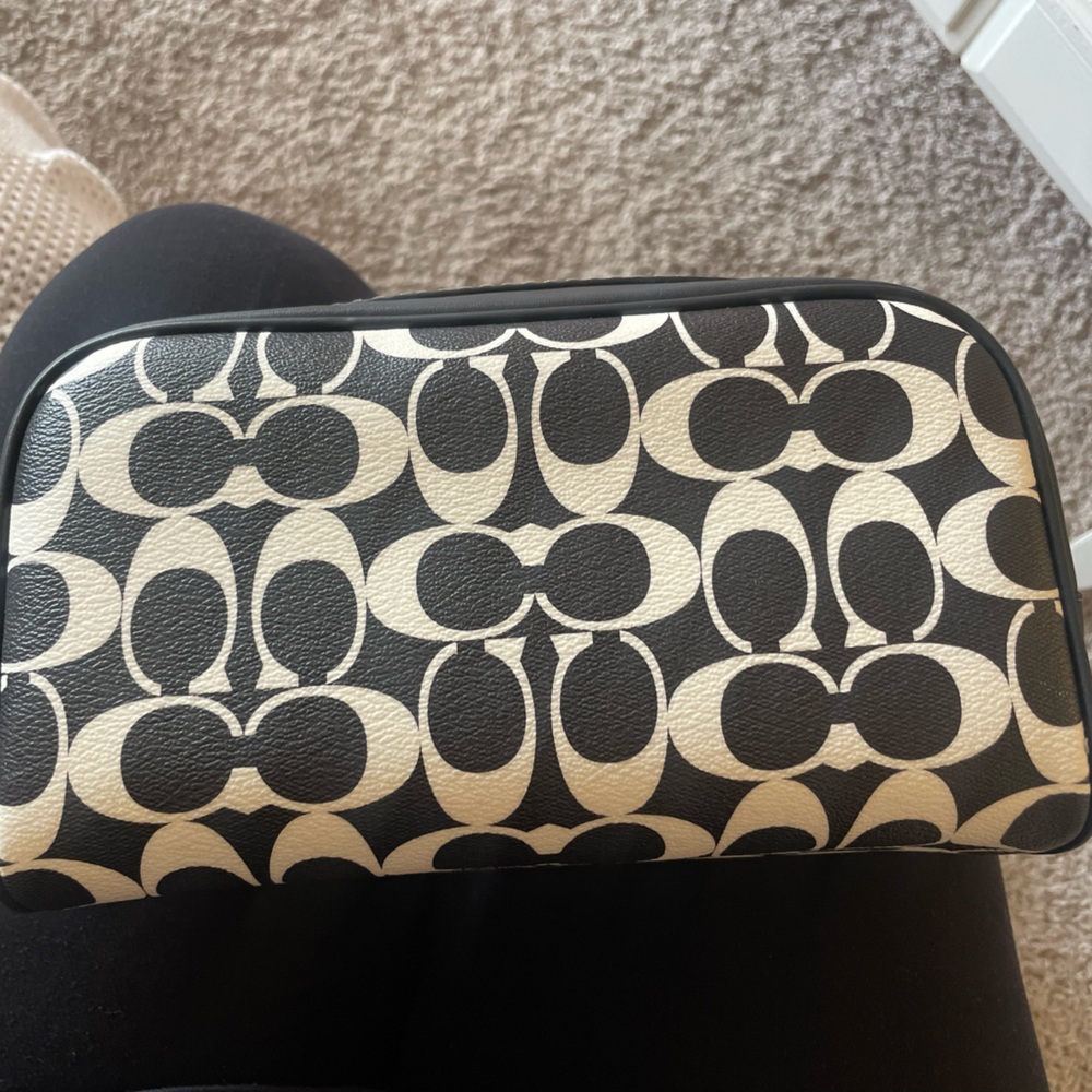 Coach Cosmetic DOP Bag